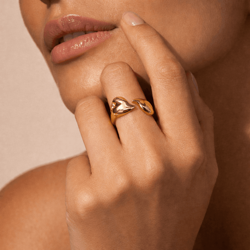 TEARY HEART FINGER RING