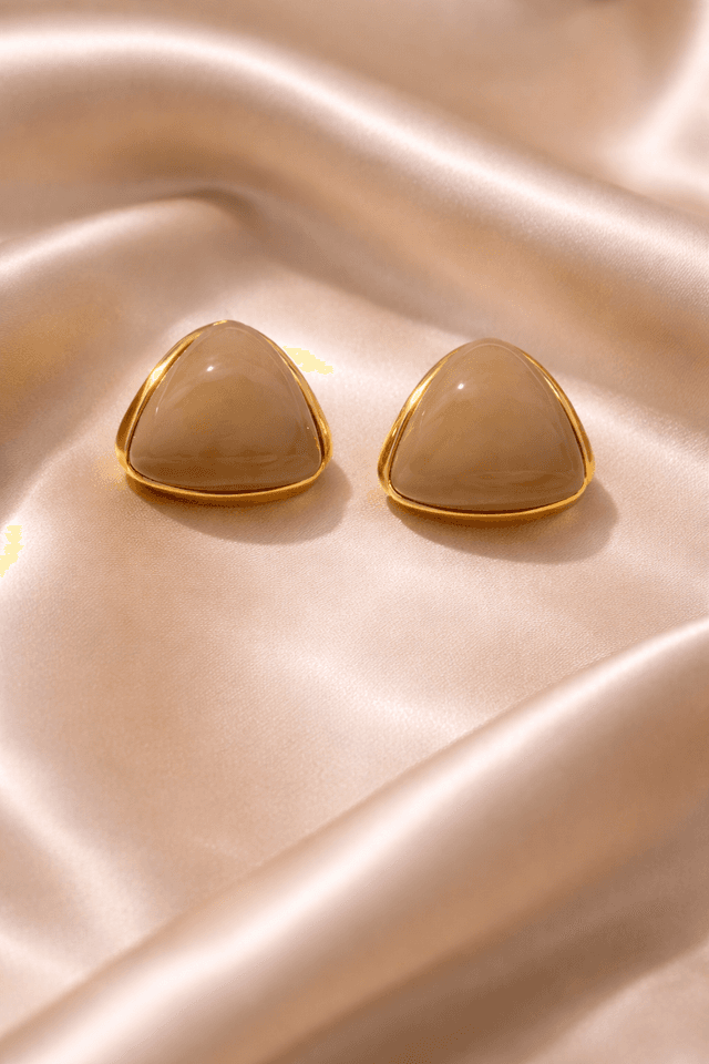 GOLD LINE BEIGE STONE EARRING